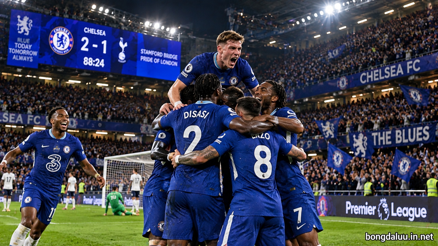 Khoảnh khắc toàn đội Chelsea ăn mừng chiến thắng ấn tượng trên sân